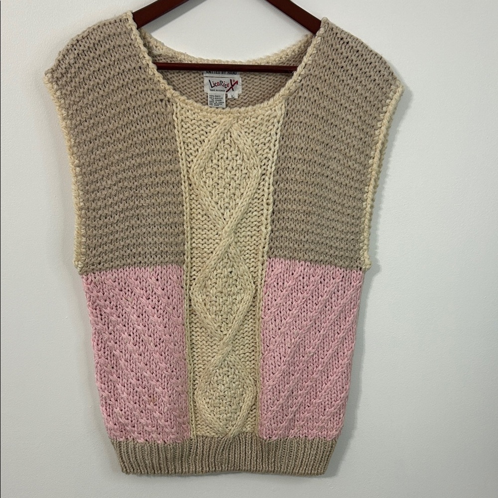 vintage hand-knitted sweater vest by  Licorice